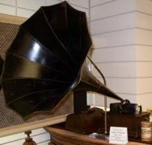 Thomas edisons first invention