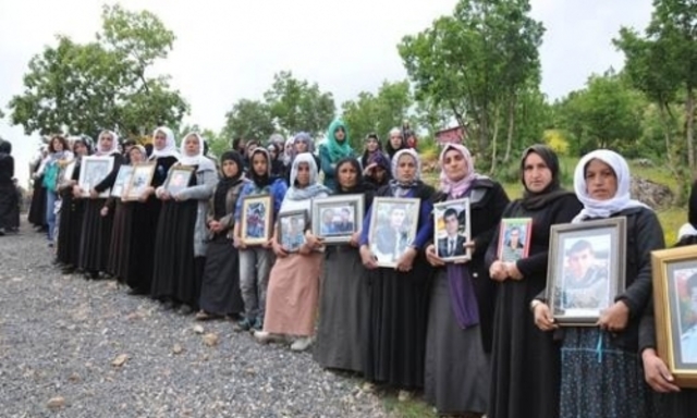 Turkish bombers kill 32 young Kurds