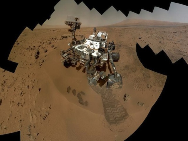 "Curiosity Rover" Lands on Mars
