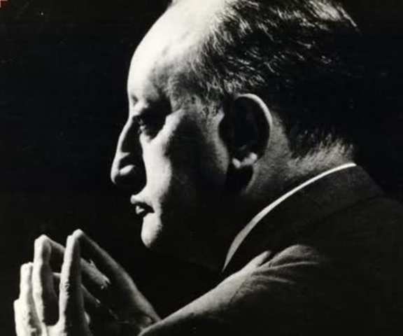 DIVORCIO Y CARRERA DIPLOMATICA