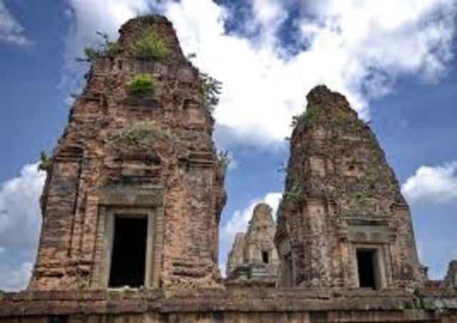 Chams defeat the Khmer