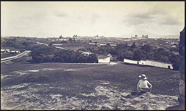 Nace Miguel Ánguel Asturias en el barrio de la Parroquia Vieja