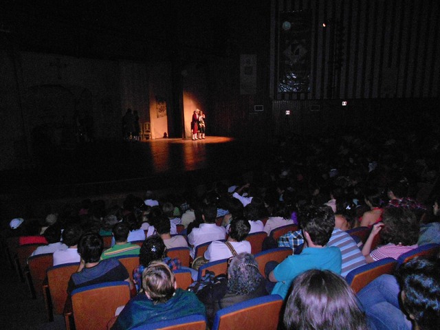 Funcion de LA BODA DE LAS VARGAS en el Audotorio Luis A  Calvo
