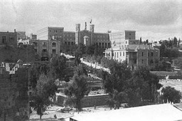 כניסת הצרפתים ובניית המתחם הצרפתי