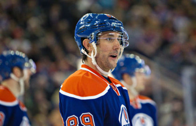 Oilers ink three-year contract extension with centre Sam Gagner