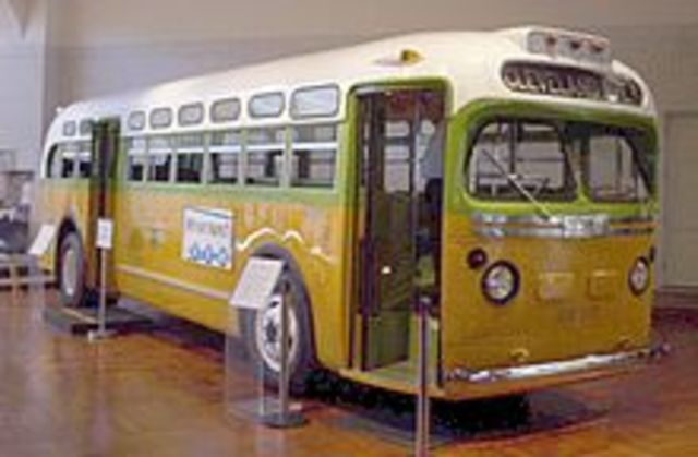 Montgomery Bus Boycott (US) Begins, US Civil Rights Movement Begins