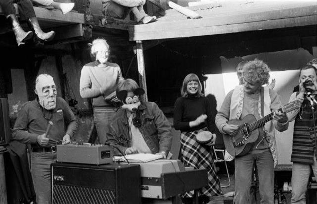 Røde Mor Illustreret Sangbog