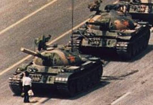 PROTESTO NA PRAÇA DA PAZ