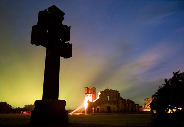 Primeira exibição do Espetáculo de Som e Luz