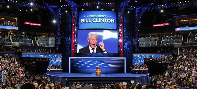 Bill Clinton daba un discurso sobre Barack Obama a la convención nacional democrática para que los personas seleccionaran Barack Obama para el presidente antes de que las votaran.