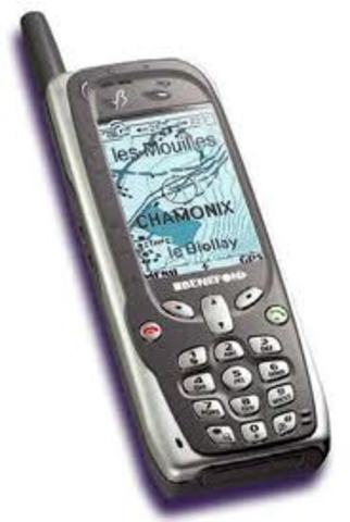 First Mobile Phone With a GPS Installed Within The Device.
