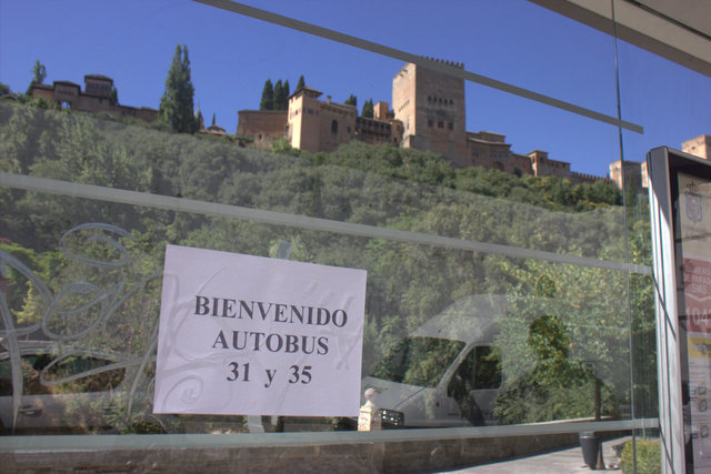El Albaicín aplaude el retorno de los buses