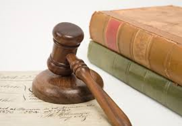 Regulamentação da Profissão-Lei 7.377, de30/09/1985,complementada pela Lei 9.261 de 10/01/1996