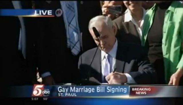 Gov. Mark Dayton Legalizes Gay Marriage