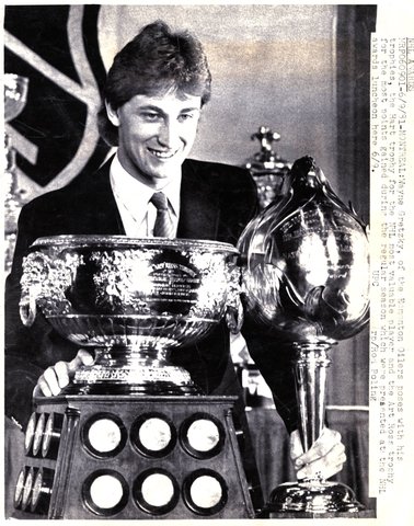 Gretzky wins first of seven consecutive Art Ross Trophies