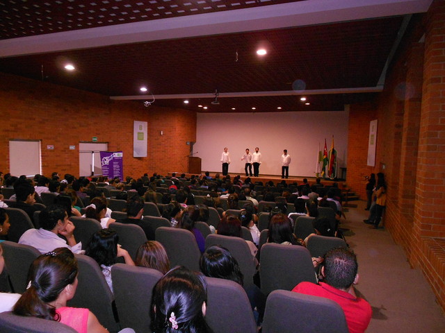 Funcion de OPERA PANICA en el Marco de la INDUCCION a los estudiantes de Educacion a Distancia