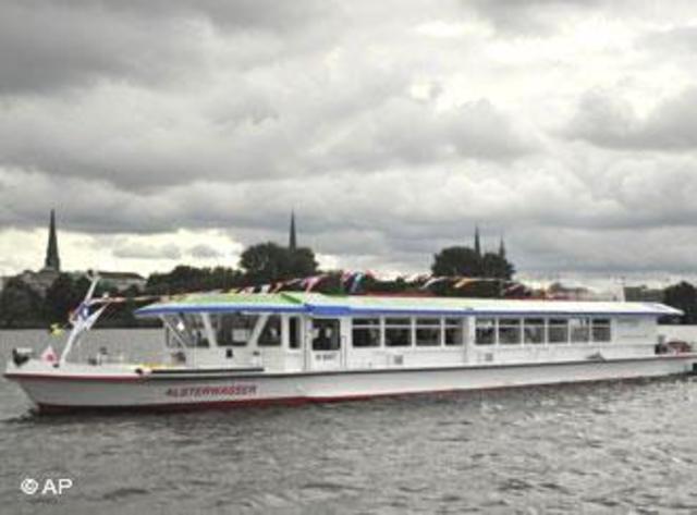 ZARPA EL BARCO IMPULSADO IMPRIMACIÓN PORCIÓN HIDRÓGENO