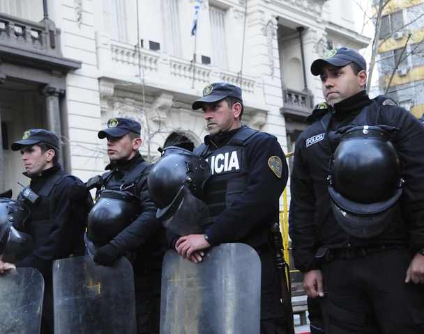 Otro policía muere en una rapiña de panadería de Colón