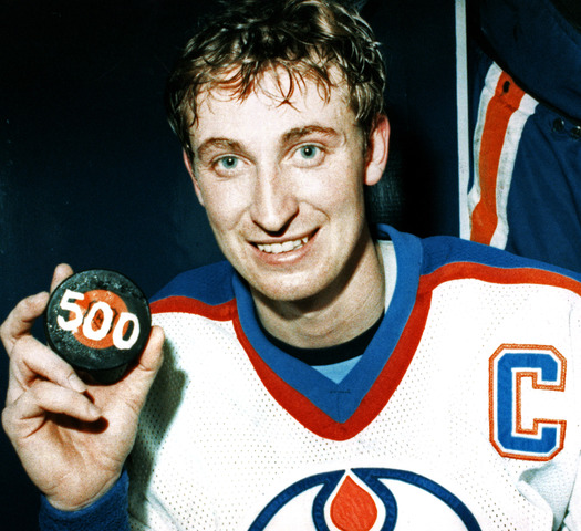 Gretzky scores his 500th NHL goal