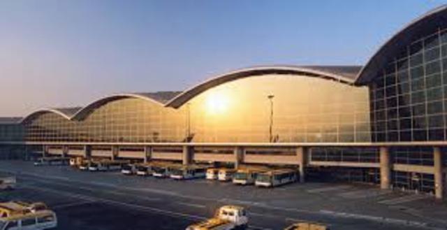construye el aereopuerto internacional de hong-kong