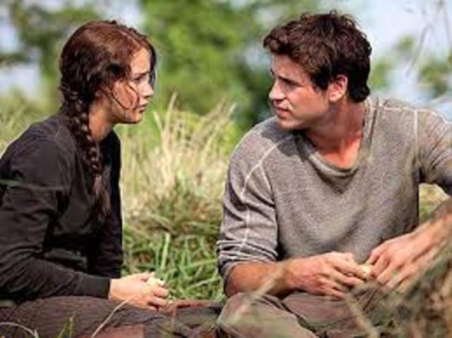 Gale Helps Katniss Find Food
