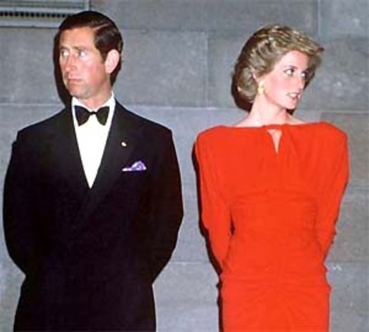 Príncipe Charles y Princesa Diana se divorcíaron.