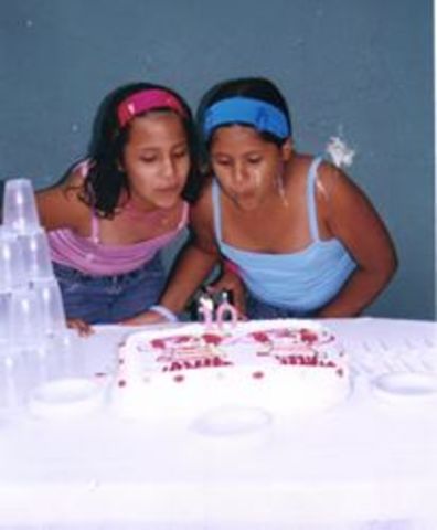 el que encuentra un amiga, encuentra un tesoro