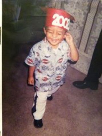 The day my older sister graduted Kindergarden