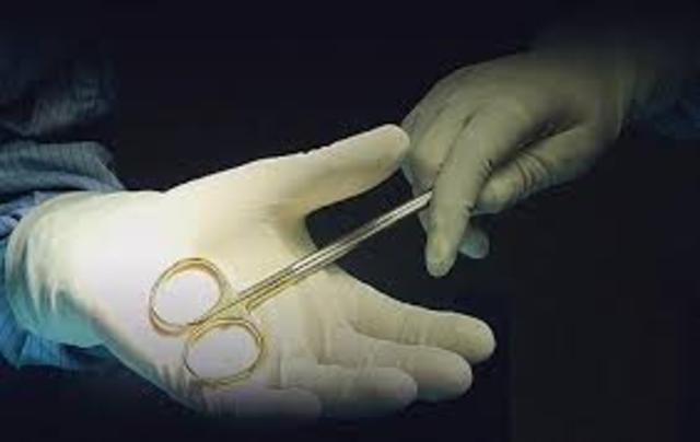 Comienza la enseñanza de auxiliares de el cirujano