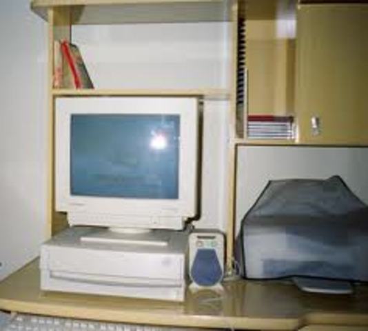 Mis padres me obsequian mi primer computador.