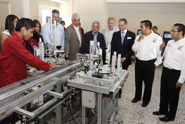 CREACIÓN DE LOS LABORATORIOS