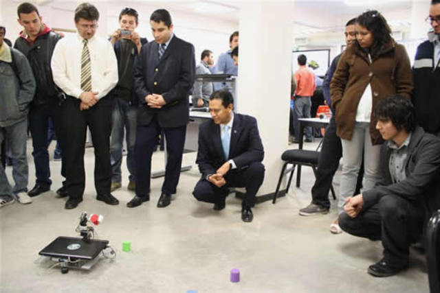 PRIMER CONCURSO DE ROBOTICA