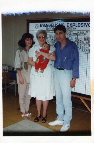 EN LA IGLESIA CON UNA MISIONERA