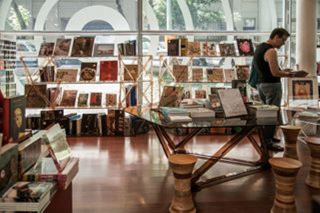 LA MAYOR TIENDA DE LIBROS