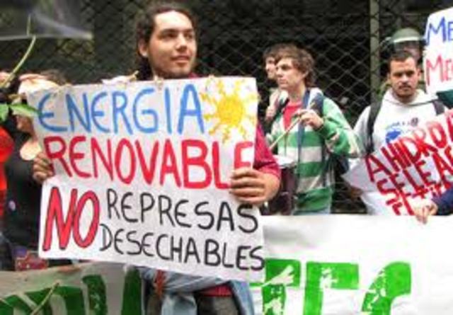 manifestaciones contra hidroaysen en la Alameda
