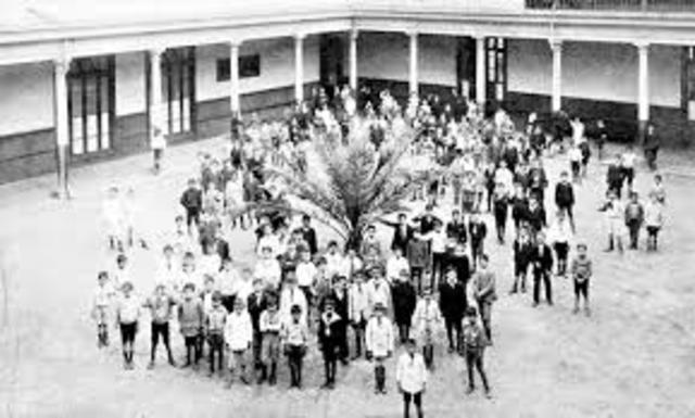 Apoyo a la educación como metodo de progreso