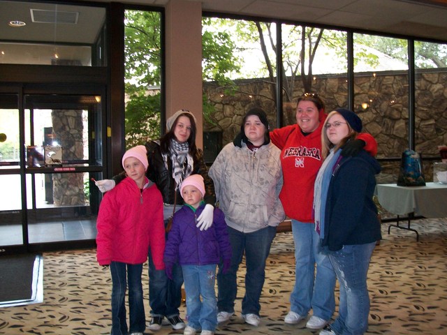 My older aunt moved to England with her wife, so we went to Henry Doorley Zoo before they left.