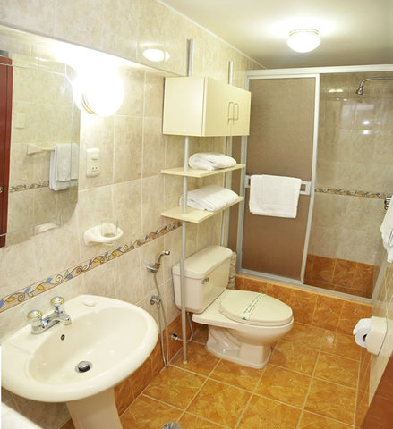 Se dan cuartos privados e higiénicos y los baños privados.