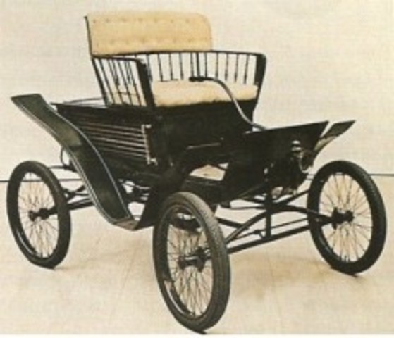 Primer vehículo a vapor