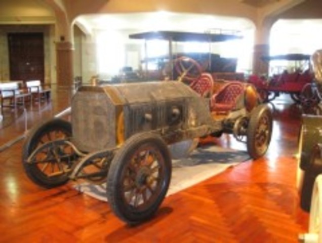 Primer motor a explosión