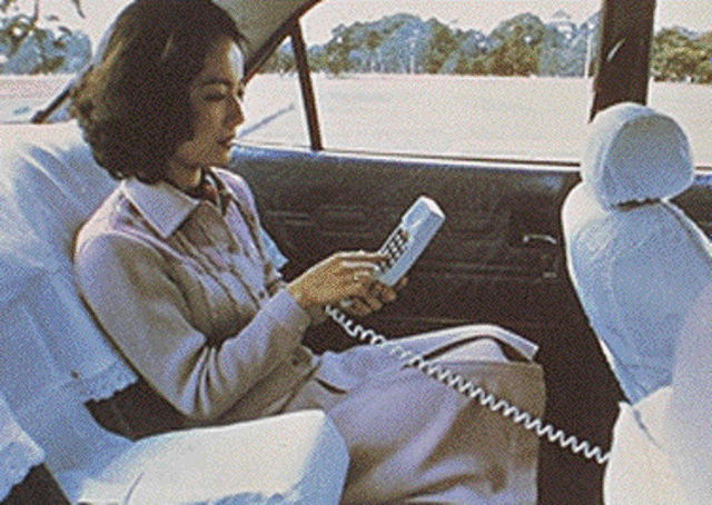 First analog system released (1G)