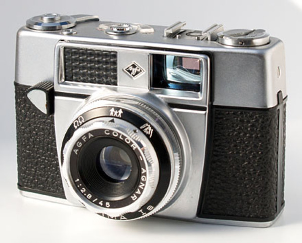 – AGFA introduces the first fully automatic camera, the Optima.
