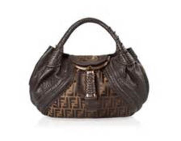 Who Invented purse wear