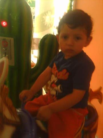 DAMIAN ALEXANDER CARO RODRIGUEZ (3 SOBRINO)