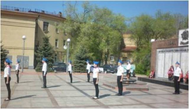 14 мая 2013 года у мемориала «Вечный огонь» на центральной площади города состоялся V городской смотр часовых Постов №1. В мероприятии принимали участие учащиеся 8-9-х классов города