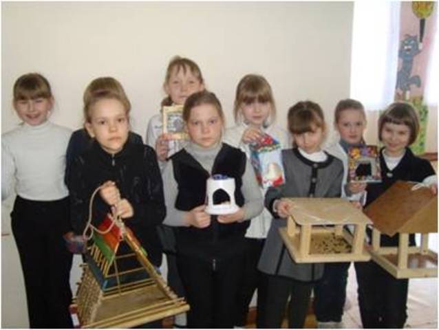 По инициативе Детского экологического движения «Юные спасатели природы» г.о. Новокуйбышевск  с  15 января по 15  февраля 2013г. проводилась Городская экологическая акция «Кормушка»   в образовательных учреждениях города.