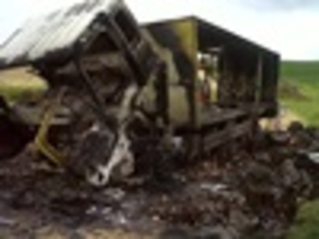 Carros quemados en el paro