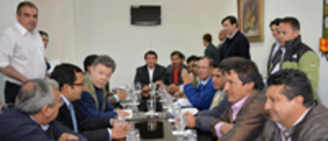 Mesa de Diálogo con El presidente Santos