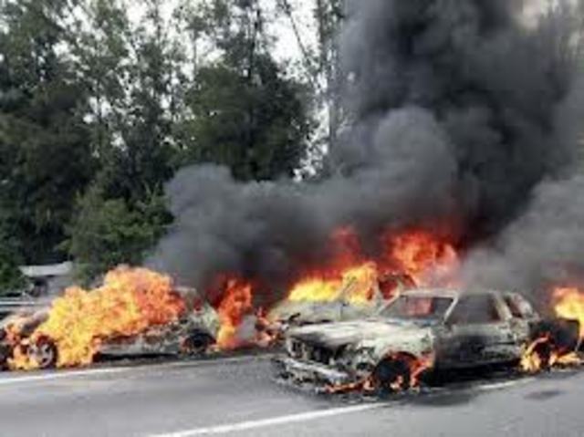 vehículos incinerados en el alto del moral