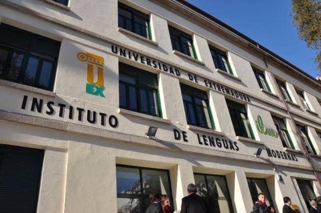 Fundadores de una institucion de lenguaje